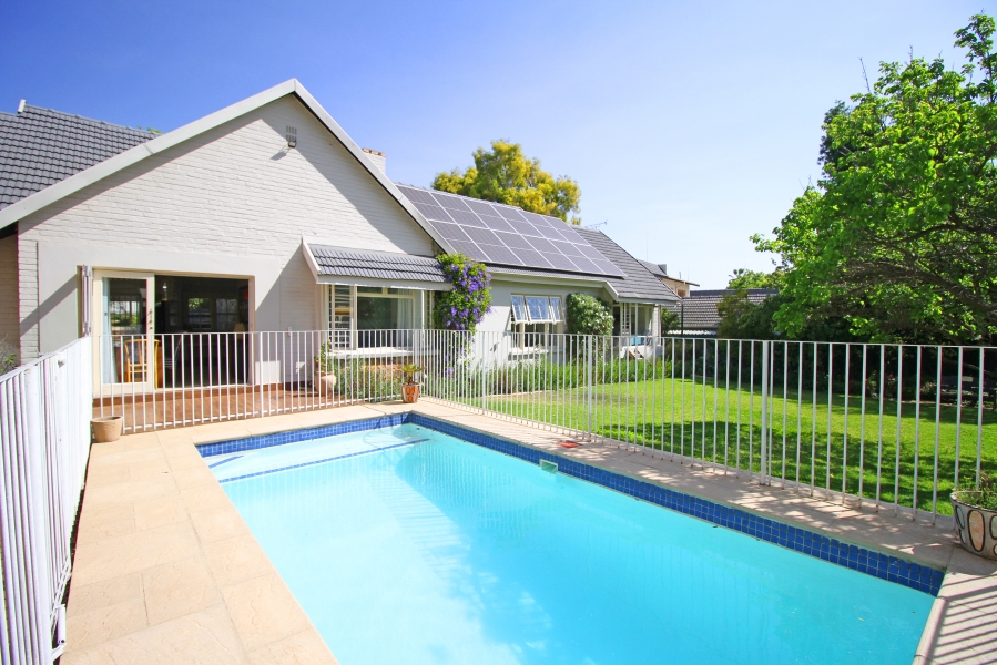 4 Bedroom Property for Sale in Hurlingham Gauteng