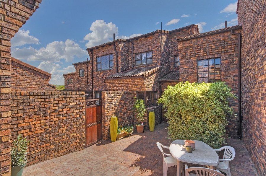 3 Bedroom Property for Sale in Lonehill Gauteng