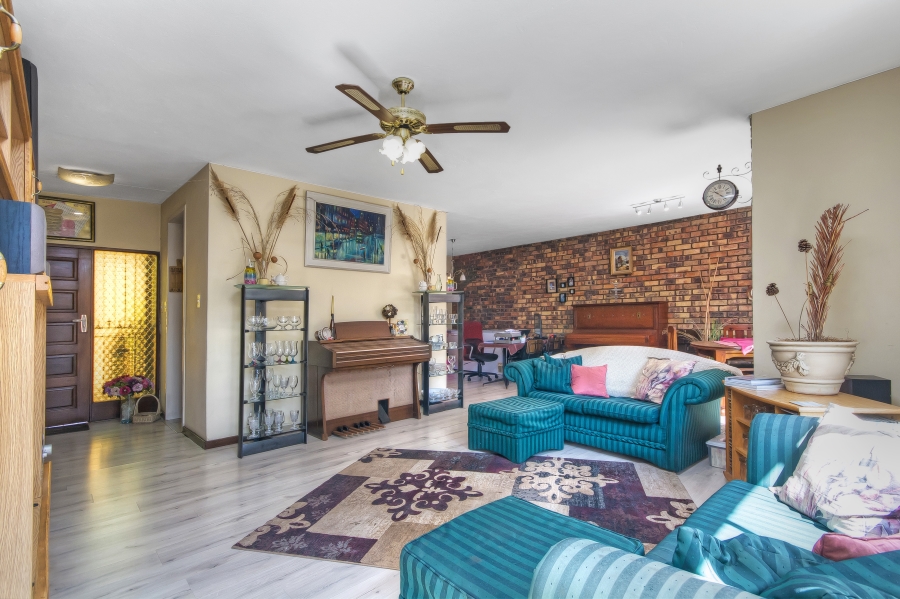 3 Bedroom Property for Sale in Lonehill Gauteng