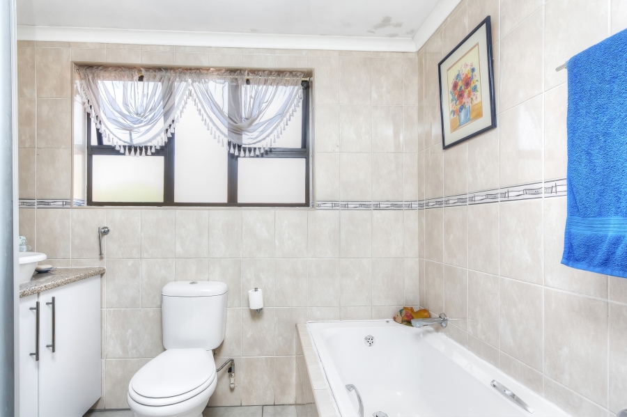 3 Bedroom Property for Sale in Lonehill Gauteng