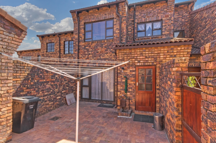 3 Bedroom Property for Sale in Lonehill Gauteng