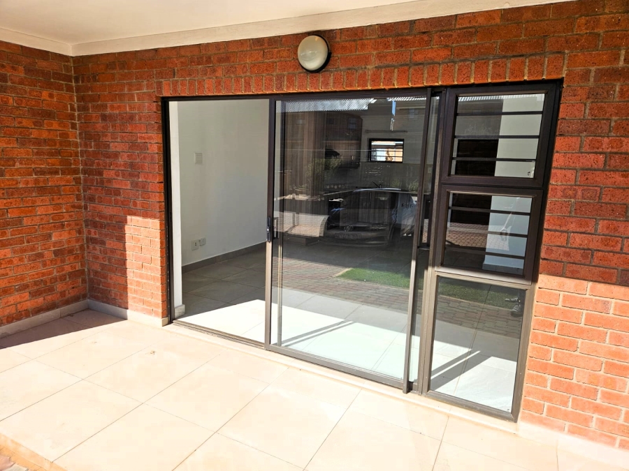 To Let 2 Bedroom Property for Rent in Olympus AH Gauteng
