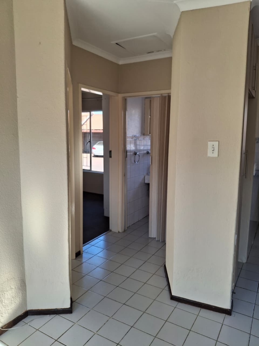 To Let 2 Bedroom Property for Rent in Birchleigh Gauteng