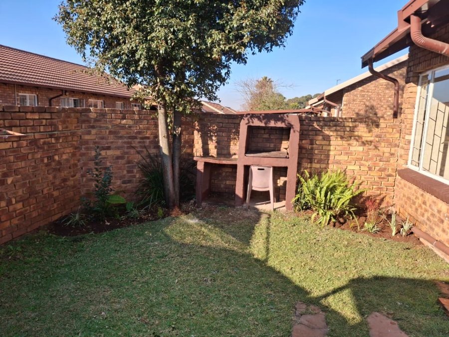 To Let 2 Bedroom Property for Rent in Birchleigh Gauteng