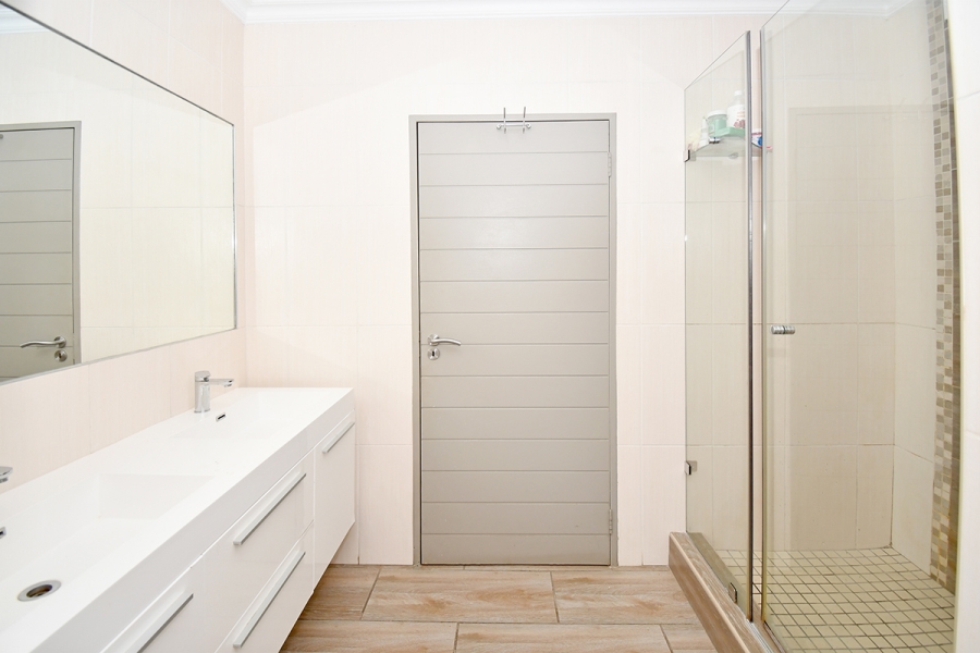 3 Bedroom Property for Sale in Broadacres Gauteng