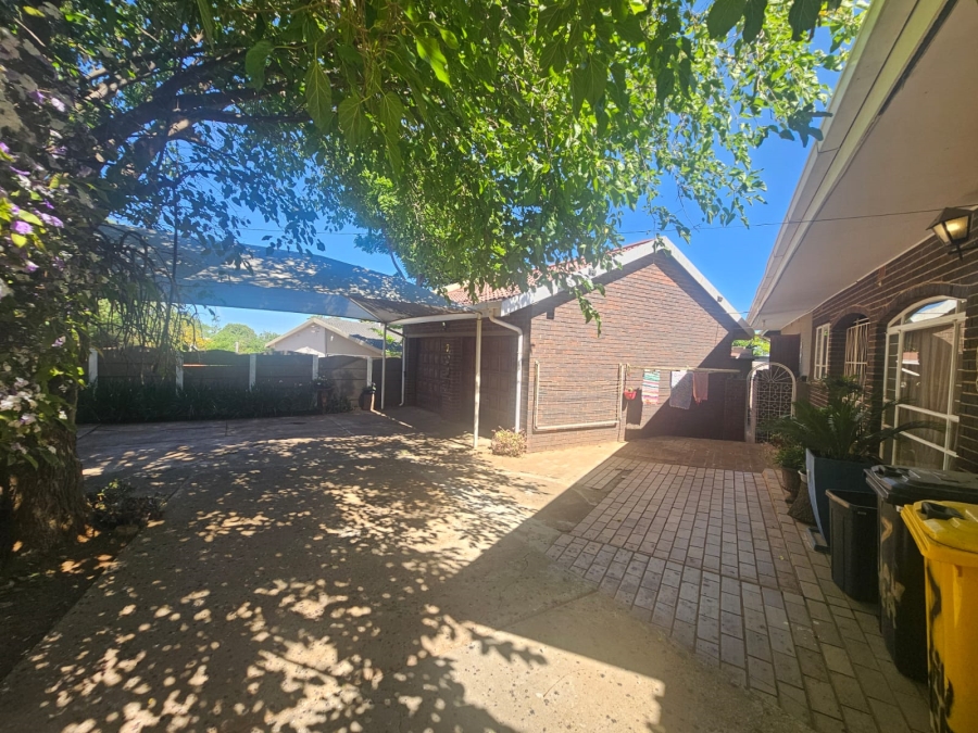4 Bedroom Property for Sale in Greenhills Gauteng