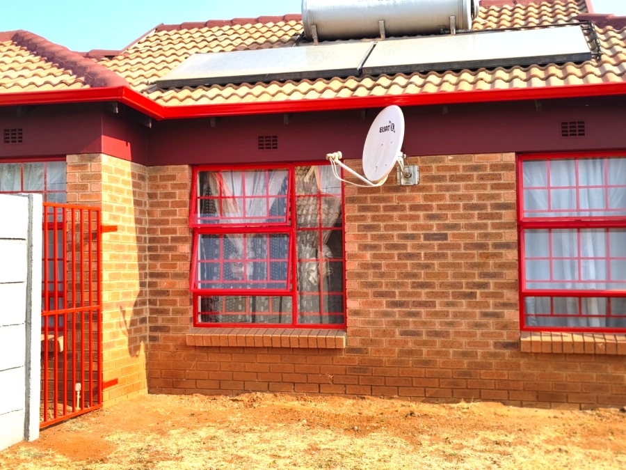 3 Bedroom Property for Sale in Clayville Gauteng
