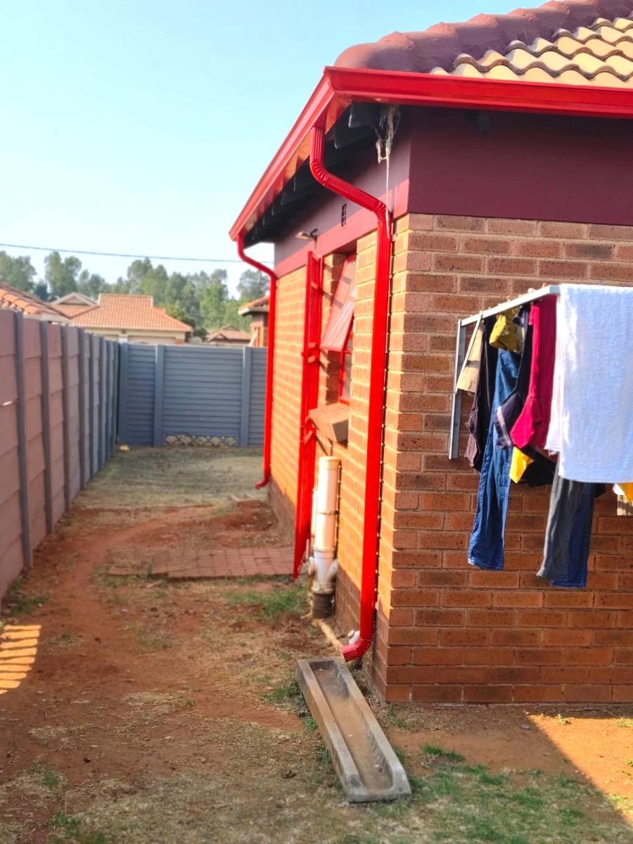 3 Bedroom Property for Sale in Clayville Gauteng