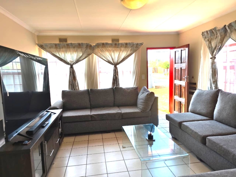 3 Bedroom Property for Sale in Clayville Gauteng
