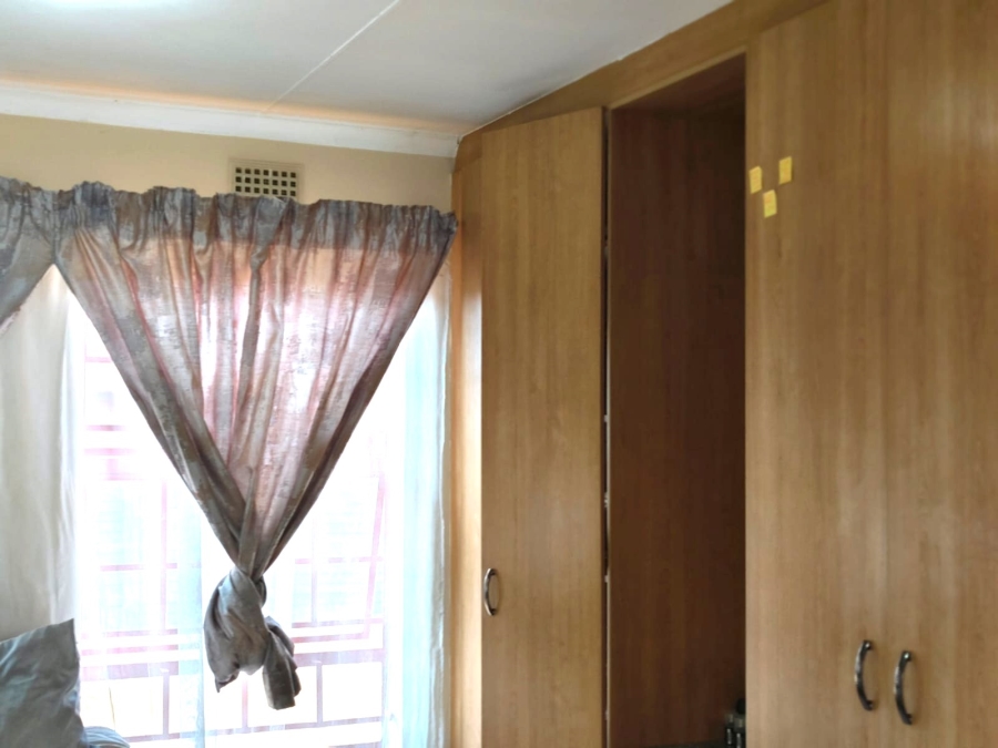 3 Bedroom Property for Sale in Clayville Gauteng