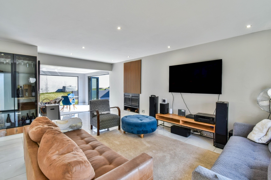 3 Bedroom Property for Sale in Olympus AH Gauteng