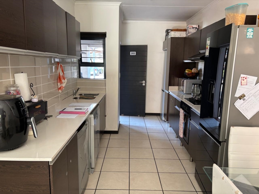 3 Bedroom Property for Sale in Greenstone Gate Gauteng