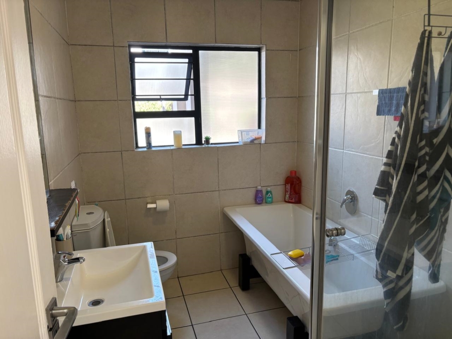 3 Bedroom Property for Sale in Greenstone Gate Gauteng