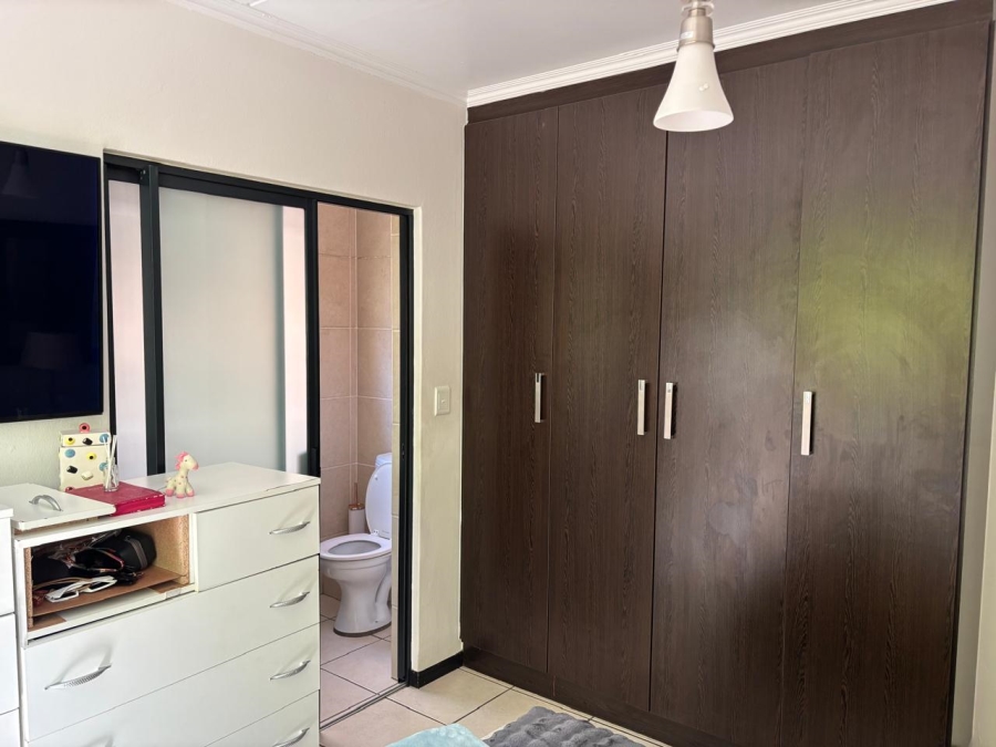 3 Bedroom Property for Sale in Greenstone Gate Gauteng