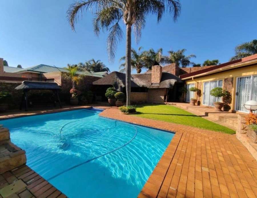 4 Bedroom Property for Sale in Kenleaf Gauteng