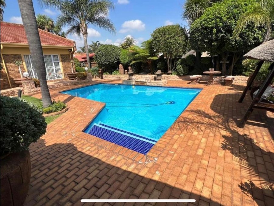 4 Bedroom Property for Sale in Kenleaf Gauteng