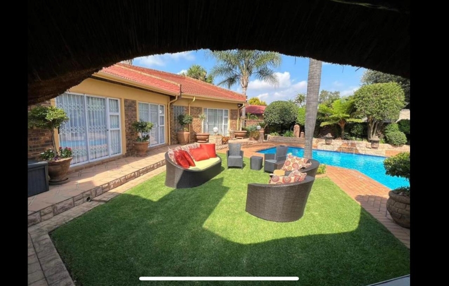 4 Bedroom Property for Sale in Kenleaf Gauteng