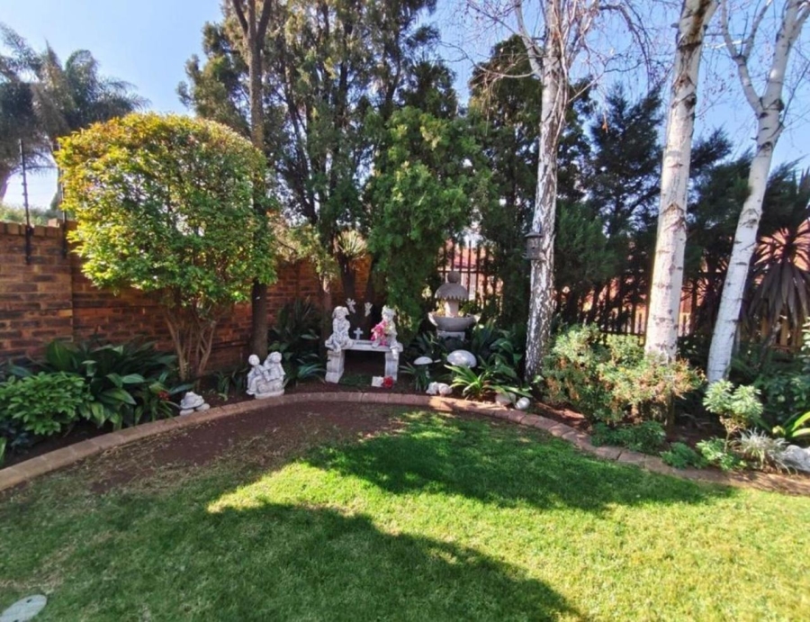 4 Bedroom Property for Sale in Kenleaf Gauteng