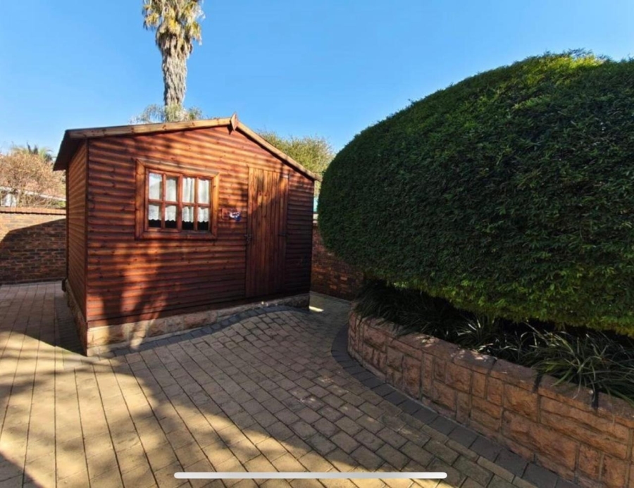 4 Bedroom Property for Sale in Kenleaf Gauteng