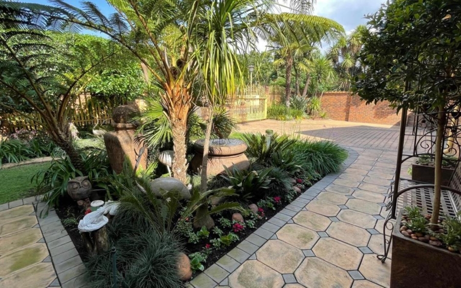 4 Bedroom Property for Sale in Kenleaf Gauteng