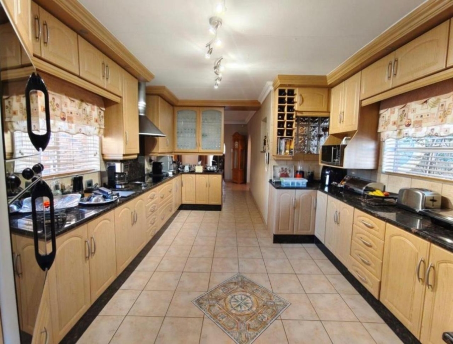 4 Bedroom Property for Sale in Kenleaf Gauteng