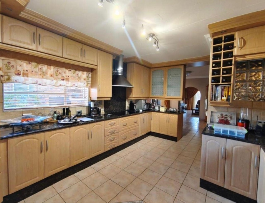 4 Bedroom Property for Sale in Kenleaf Gauteng