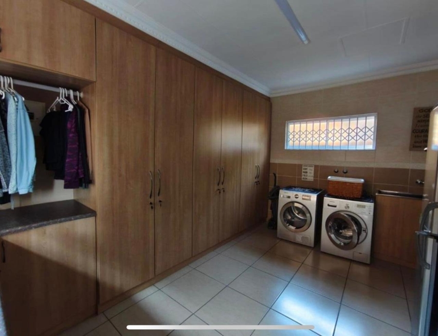 4 Bedroom Property for Sale in Kenleaf Gauteng