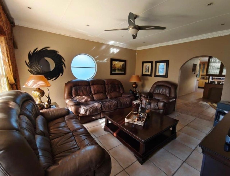 4 Bedroom Property for Sale in Kenleaf Gauteng