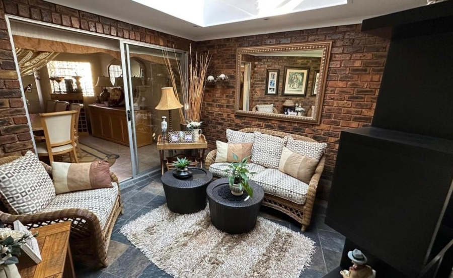 4 Bedroom Property for Sale in Kenleaf Gauteng
