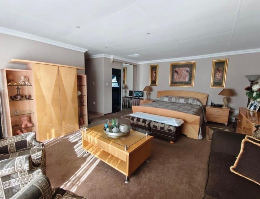 4 Bedroom Property for Sale in Kenleaf Gauteng