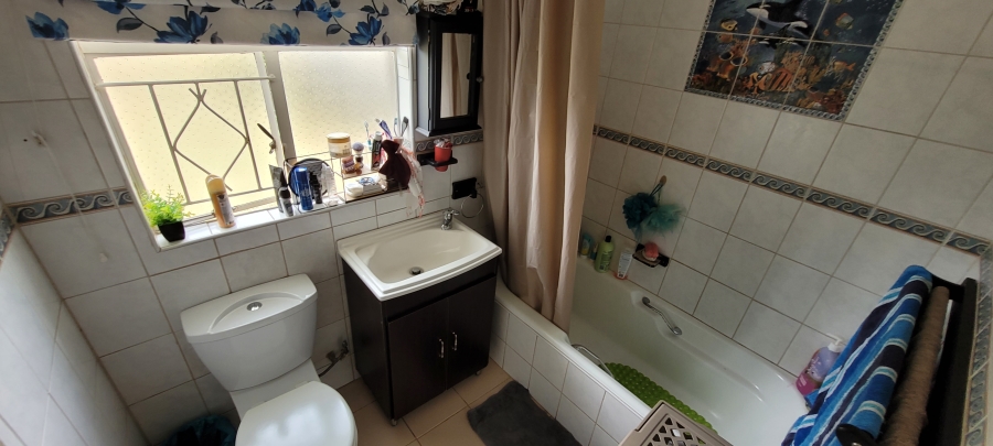 3 Bedroom Property for Sale in Goedeburg Gauteng
