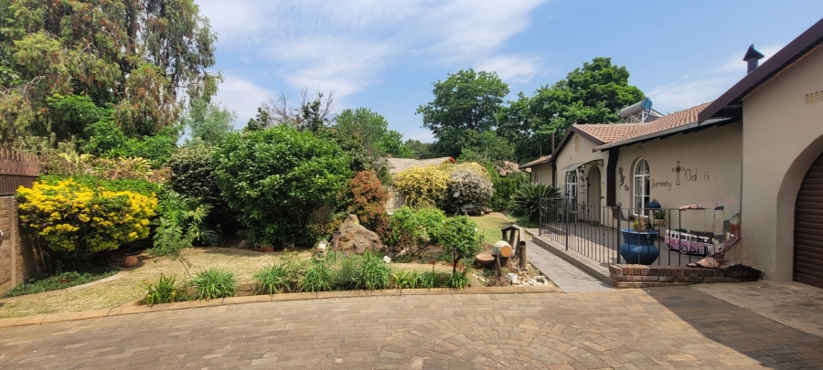 3 Bedroom Property for Sale in Goedeburg Gauteng