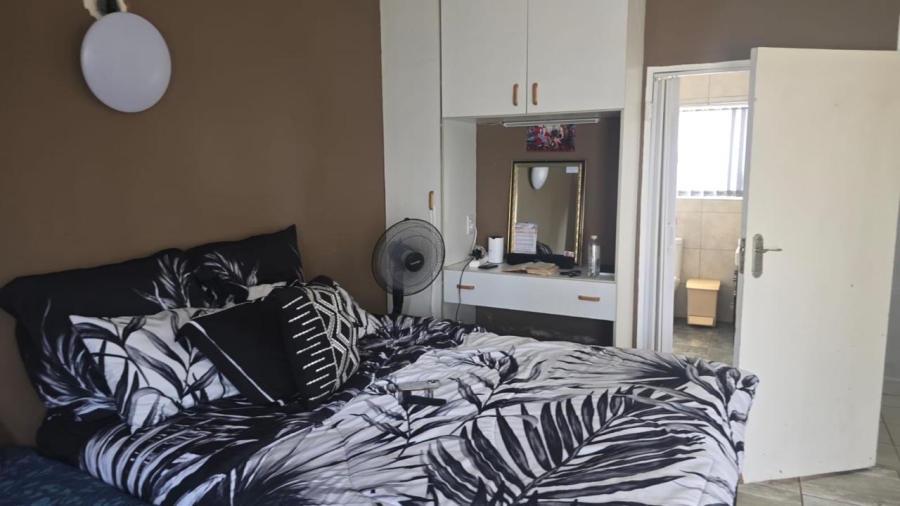 5 Bedroom Property for Sale in Selcourt Gauteng