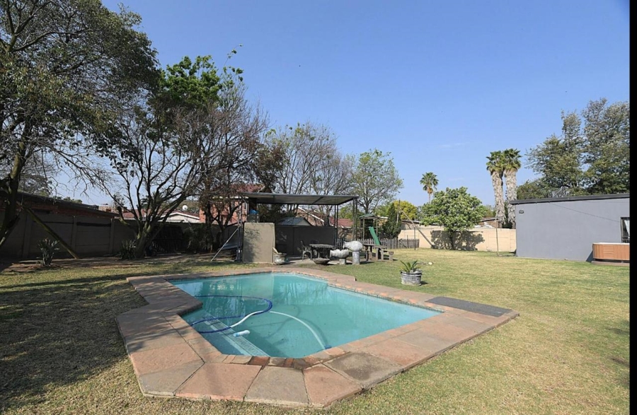 5 Bedroom Property for Sale in Selcourt Gauteng