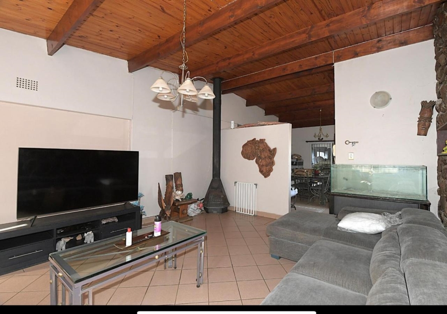 5 Bedroom Property for Sale in Selcourt Gauteng