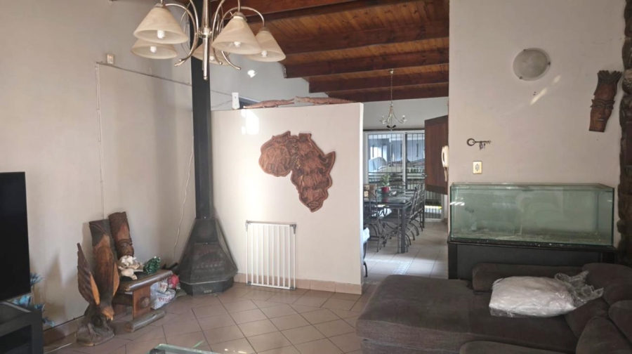 5 Bedroom Property for Sale in Selcourt Gauteng