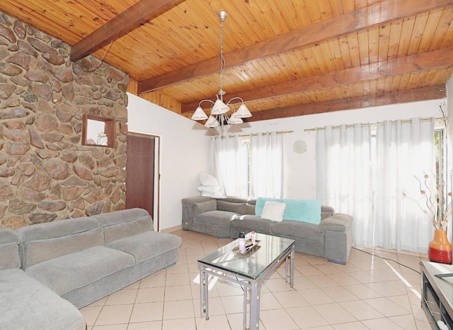 5 Bedroom Property for Sale in Selcourt Gauteng
