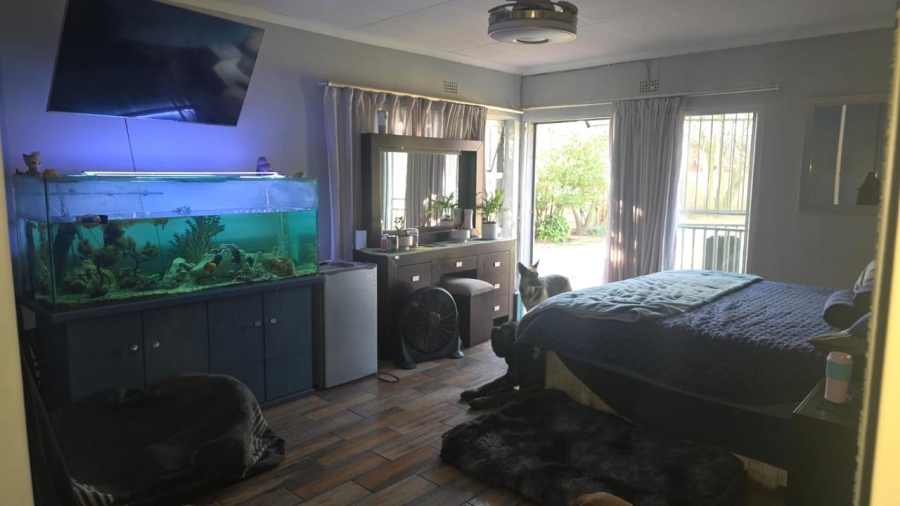 5 Bedroom Property for Sale in Selcourt Gauteng
