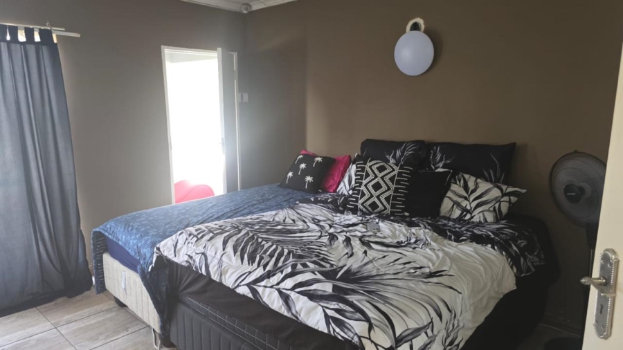 5 Bedroom Property for Sale in Selcourt Gauteng
