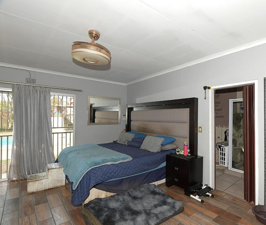 5 Bedroom Property for Sale in Selcourt Gauteng