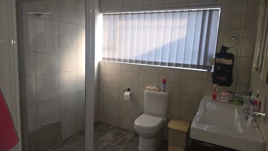 5 Bedroom Property for Sale in Selcourt Gauteng