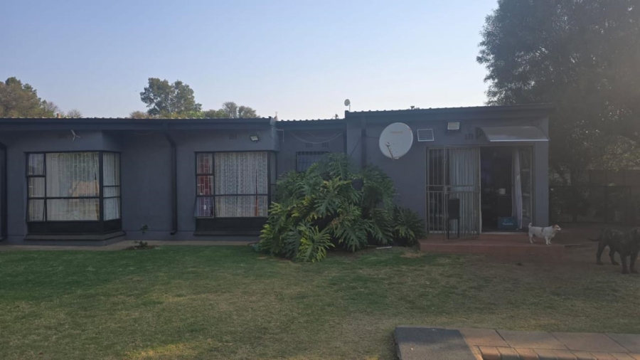 5 Bedroom Property for Sale in Selcourt Gauteng
