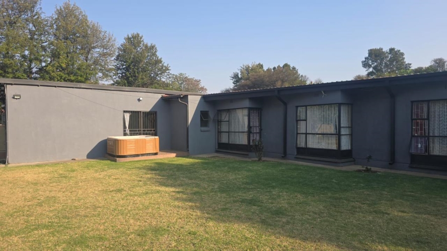 5 Bedroom Property for Sale in Selcourt Gauteng