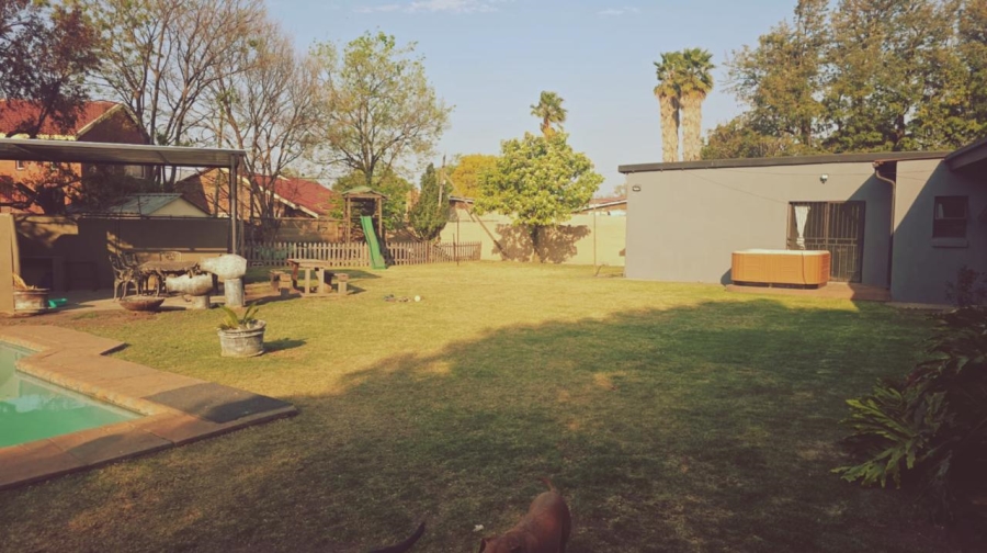 5 Bedroom Property for Sale in Selcourt Gauteng
