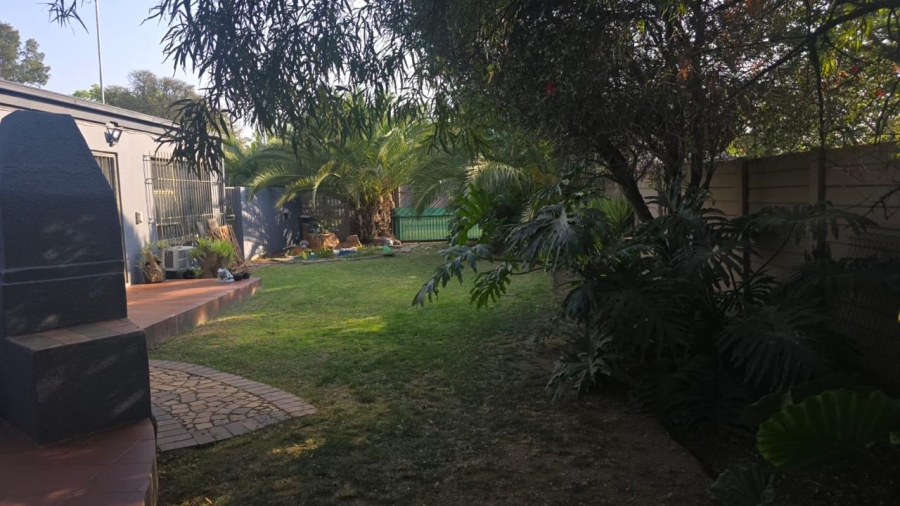 5 Bedroom Property for Sale in Selcourt Gauteng