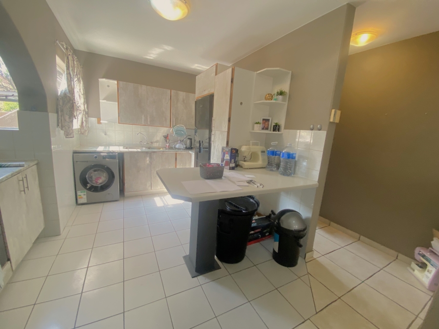 2 Bedroom Property for Sale in Roodekrans Gauteng