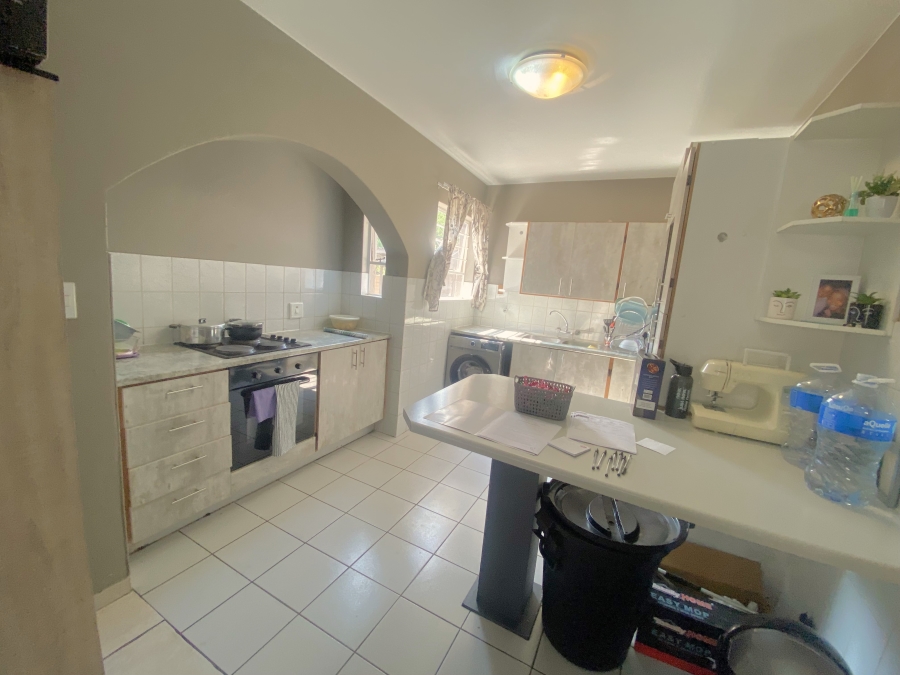 2 Bedroom Property for Sale in Roodekrans Gauteng
