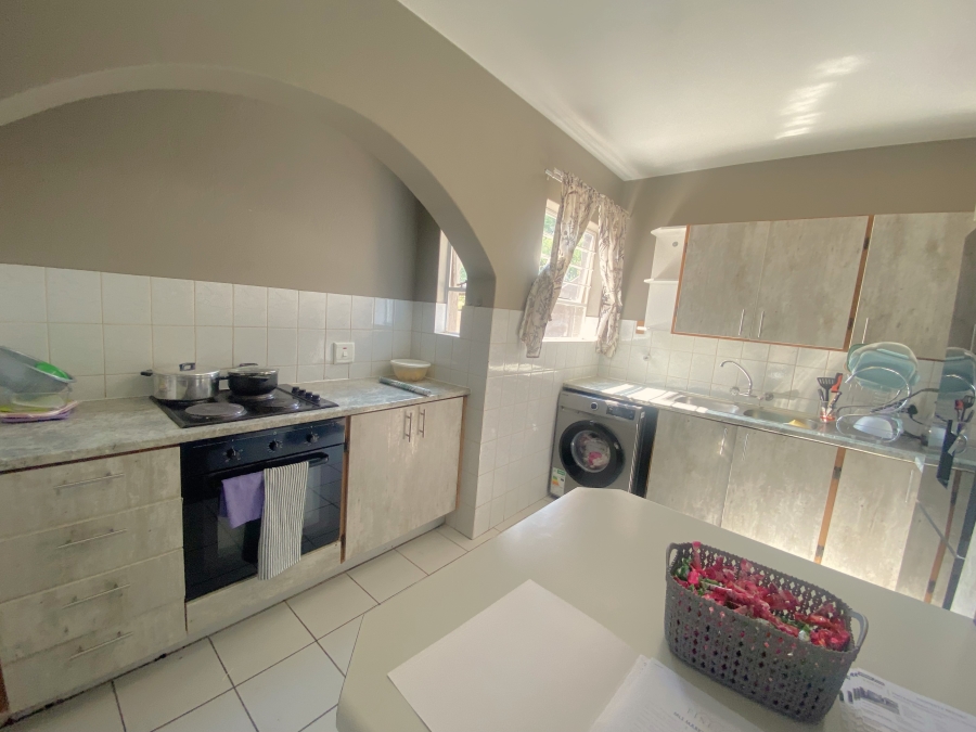 2 Bedroom Property for Sale in Roodekrans Gauteng