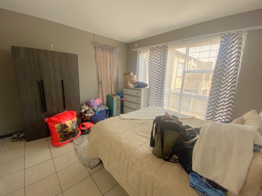 2 Bedroom Property for Sale in Roodekrans Gauteng