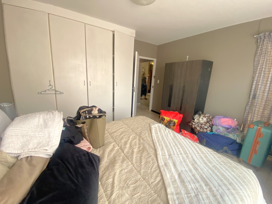 2 Bedroom Property for Sale in Roodekrans Gauteng